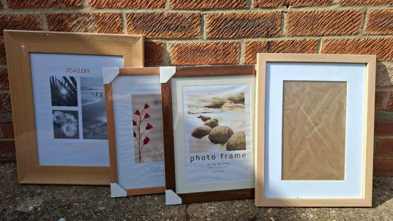Picture / photo frames