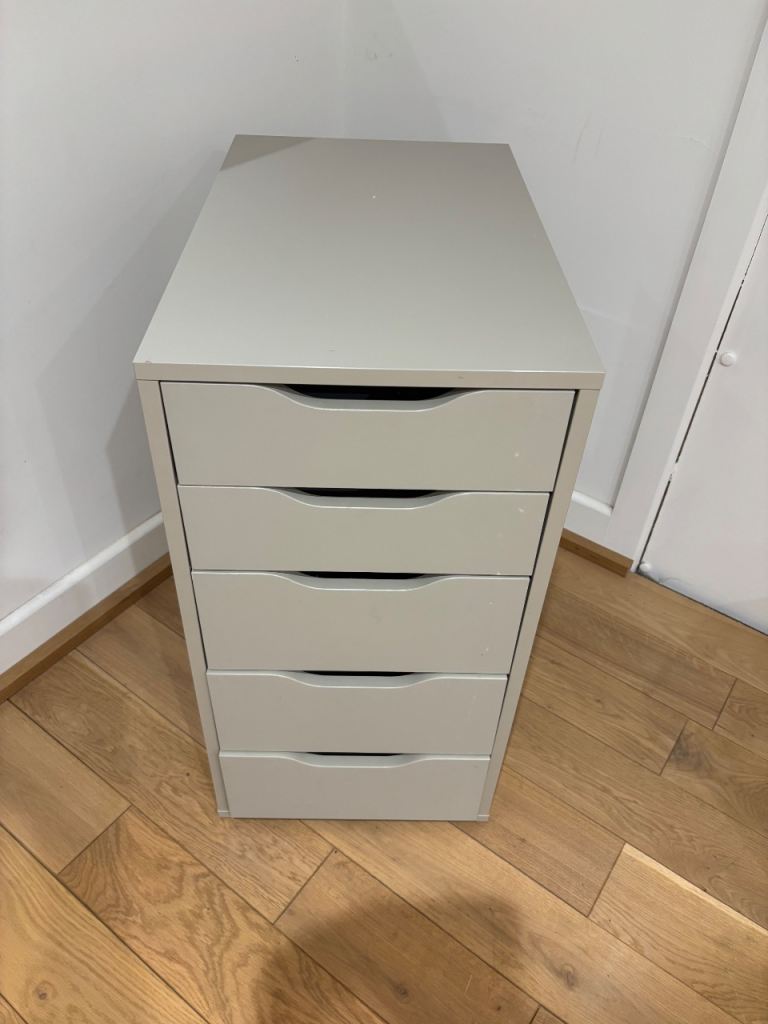 IKEA Grey Chest of 5 Drawers – Good Condition