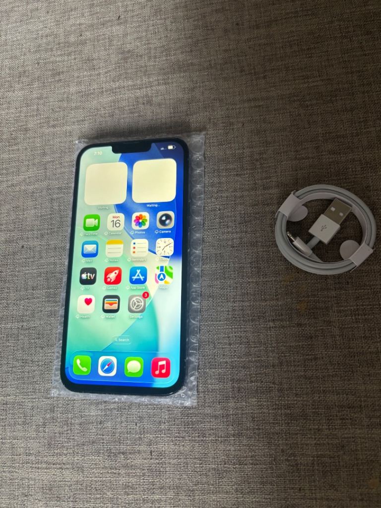 Brand new condition iPhone 13 Pro Max, unlocked, 128gb, Black, 3 months warranty 