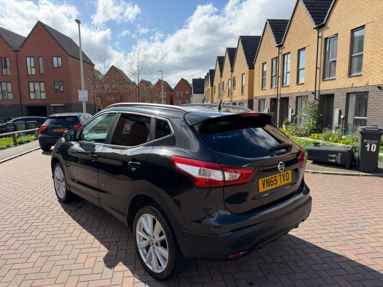 2015 Nissan Qashqai 1.5 dCi Tekna 5dr HATCHBACK Diesel Manual