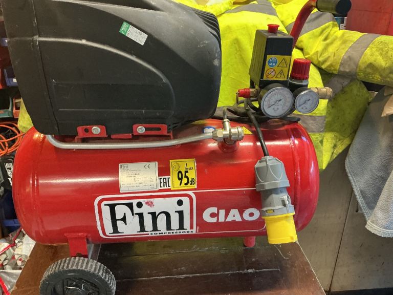 Air compressor 