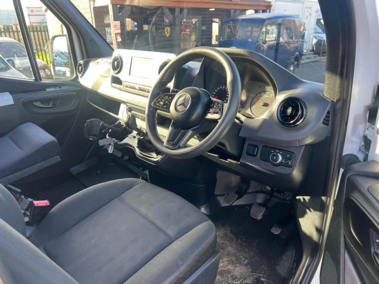 MERCEDES-BENZ SPRINTER RECOVERY TRUCK