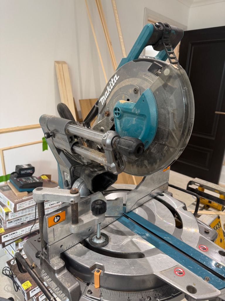 Makita LS004GZ01 40V Max XGT Cordless Brushless Slide Compound 260mm AWS Mitre Saw Bare Unit