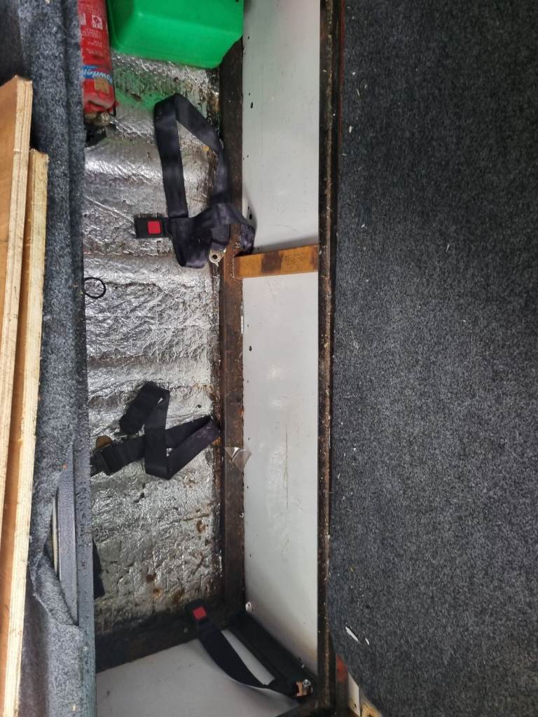 FORD TRANSIT CAMPERVAN - 6 SEAT BELTS - MATCHING RE-TRIMM SEATING - DIESEL HEATER