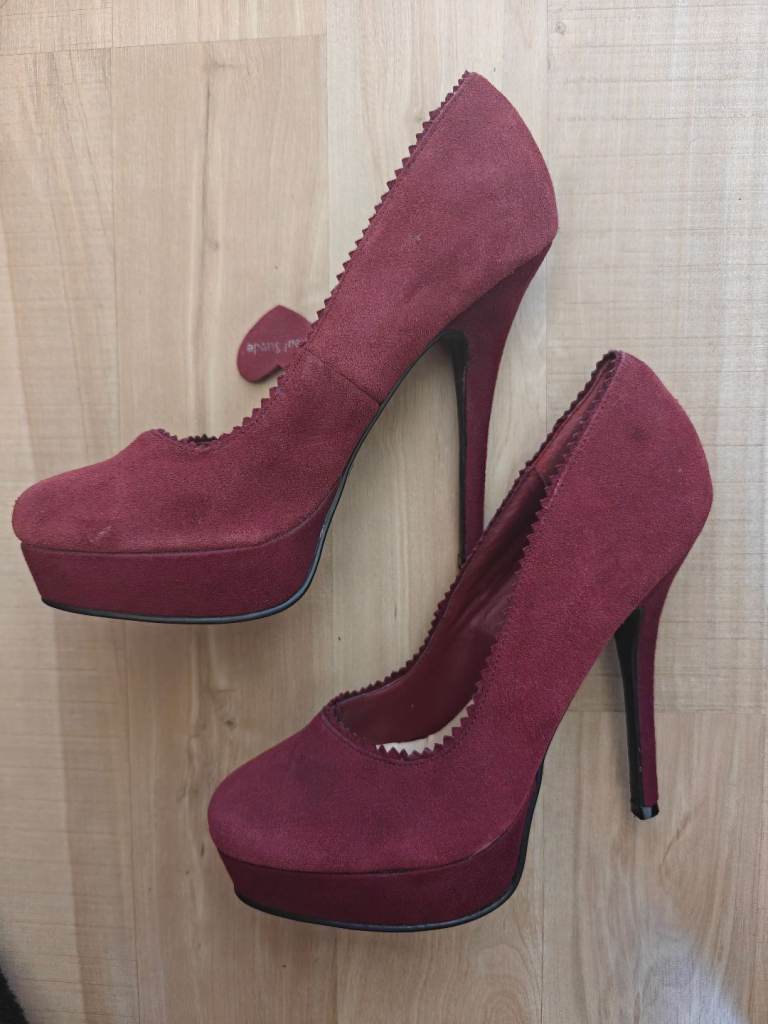 Ladies burgundy heels. UK Size 5