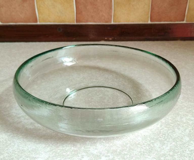 Vintage glass serving bowl 24cm 9”