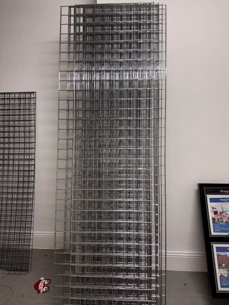 20 Freestanding Gridwalls 8ft, 600 hooks, heavy duty legs 