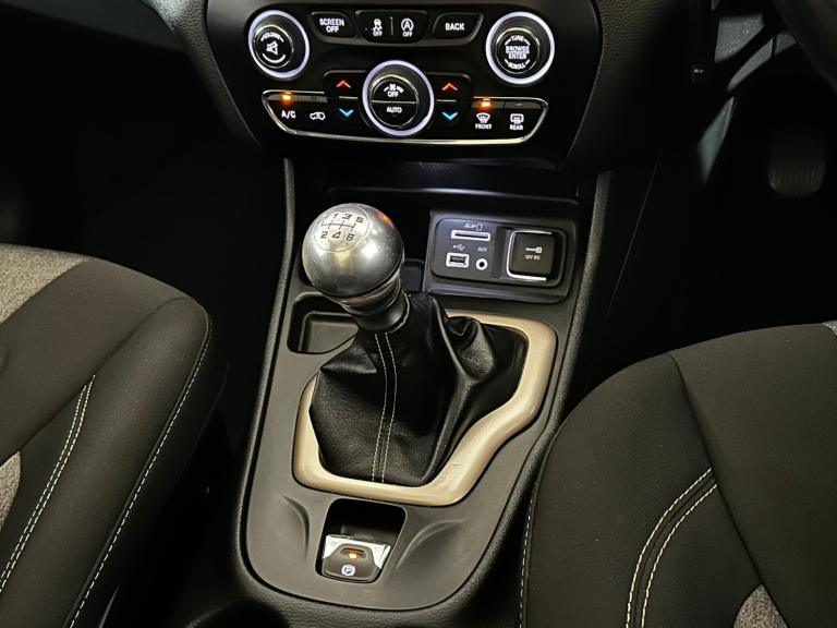 2014 64 JEEP CHEROKEE LONGITUDE M-JET 2.0 DIESEL SUV 140 BHP SERVICE HISTORY