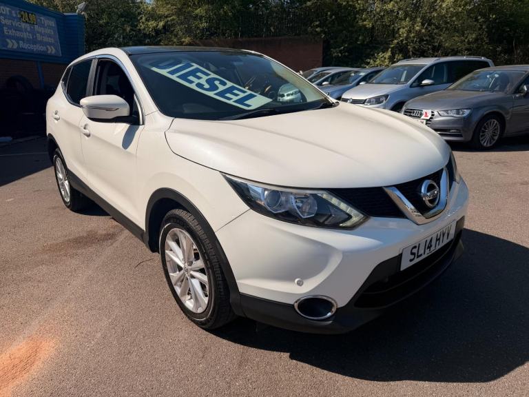 2014 Nissan Qashqai 1.5 dCi Acenta Premium 5dr HATCHBACK Diesel Manual