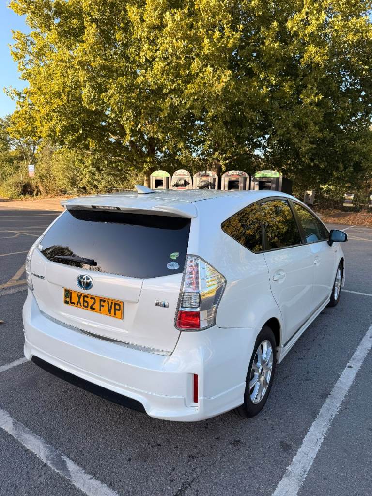 7 seatet Prius Automatic 2012, 170K Miles,Camera,Cruise  leather seats £4650 Only