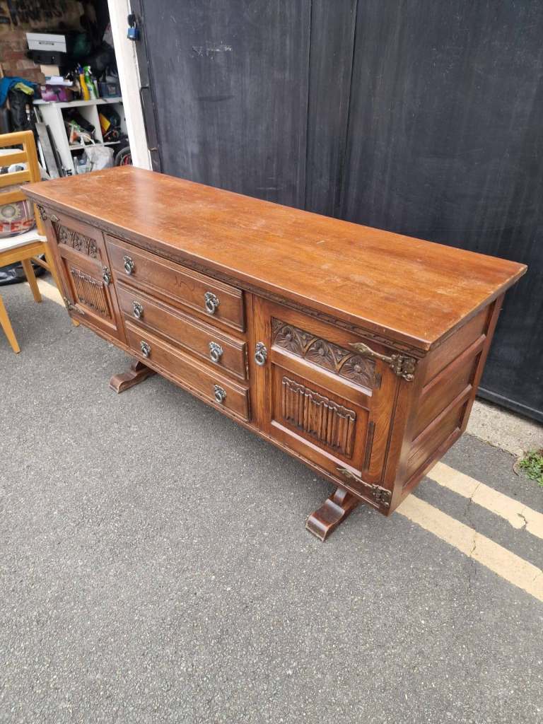 Oak sideboard/ chest of draws