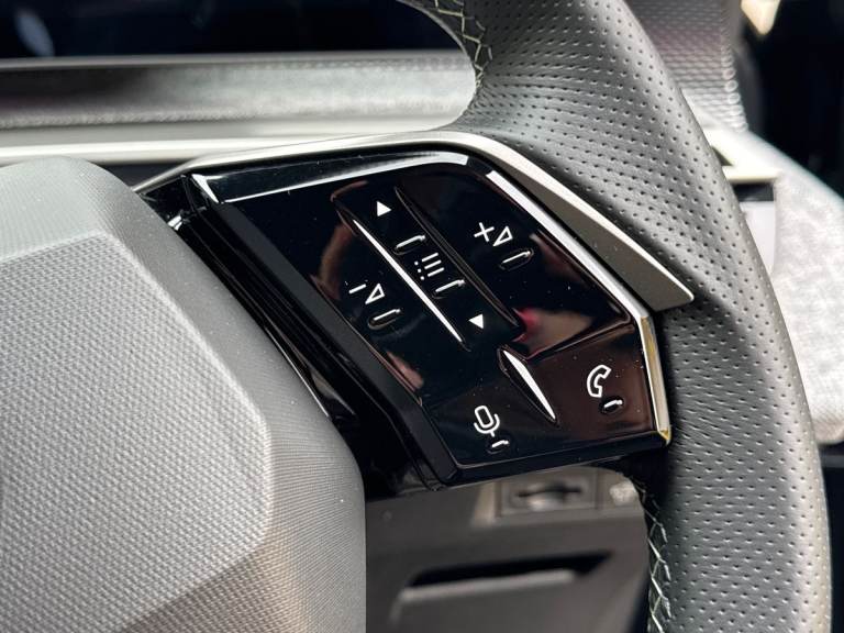 2025 Peugeot 5008 1.2 Hybrid 136 GT 5dr e-DSC6 HATCHBACK PETROL Automatic