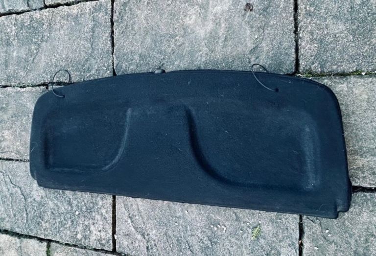 Toyota Yaris parcel shelf