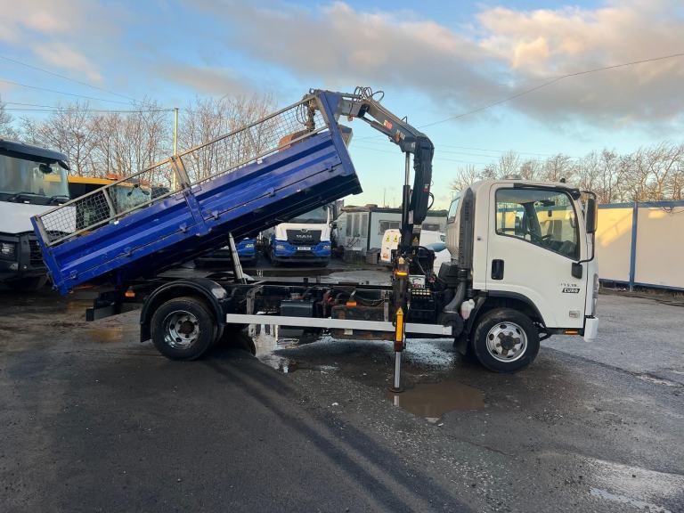 ISUZU TRUCKS FORWARD N75.190 TIPPER GRAB HIAB XS 066, EX COUNCIL