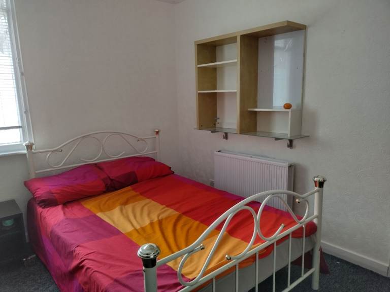 LARGE DOUBLE ROOM