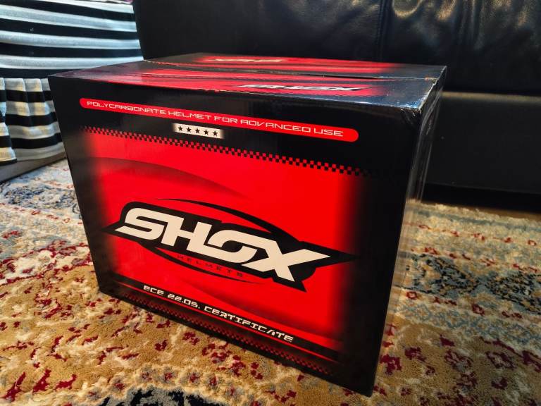 Brand New Shox Axxis Identity Motorcycle Helmet - Size S (55-56cm) - Matte Black