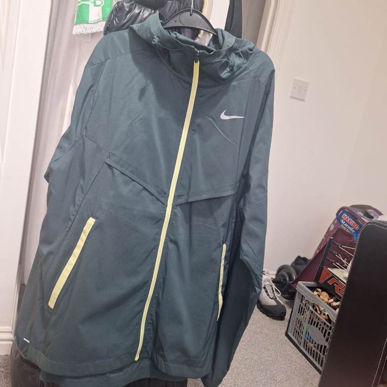 Small mens nikr jscket