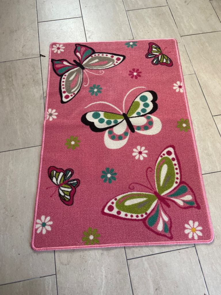 Pink Butterfly Rug for Kids Room – Good Condition