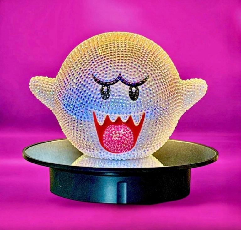 Bling King Boo; A Sparkling Spooky lamplight from super Mario bros.