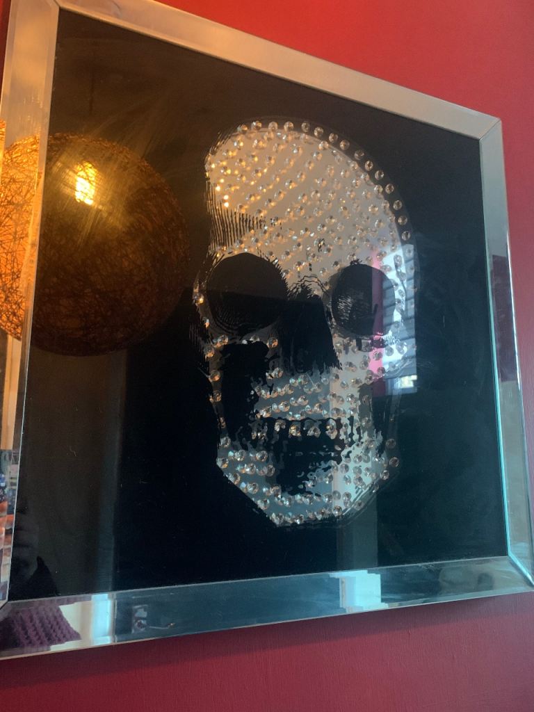 Mirror skull picture 