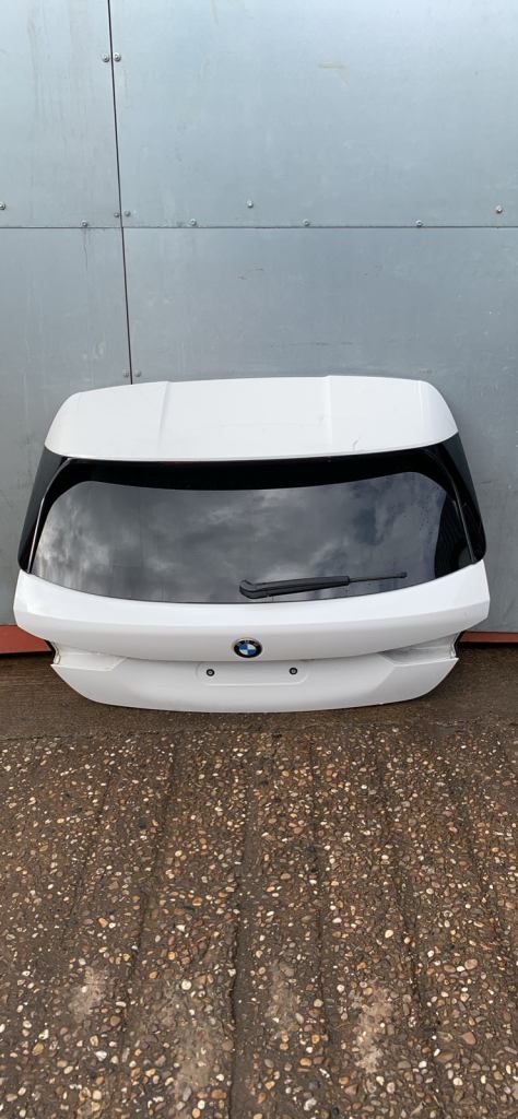 BMW 1 SERIES F40 M SPORT REAR TAILGATE IN ALPINE WHITE 300