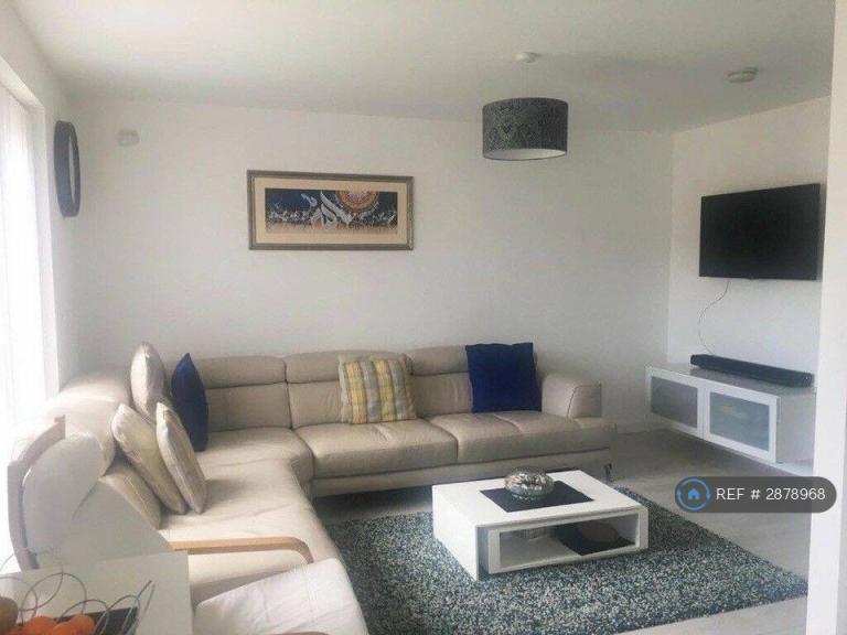 2 bedroom flat in Southgyle Broadway, Edinburgh, EH12 (2 bed) (#2878968)