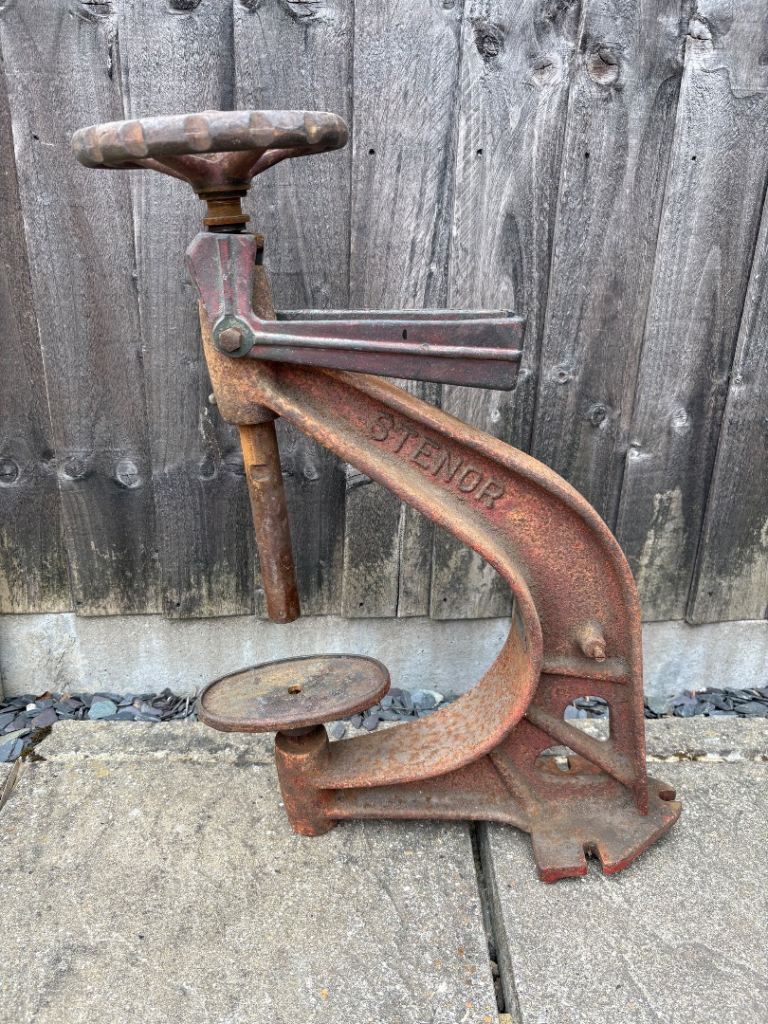 Stenor clamp