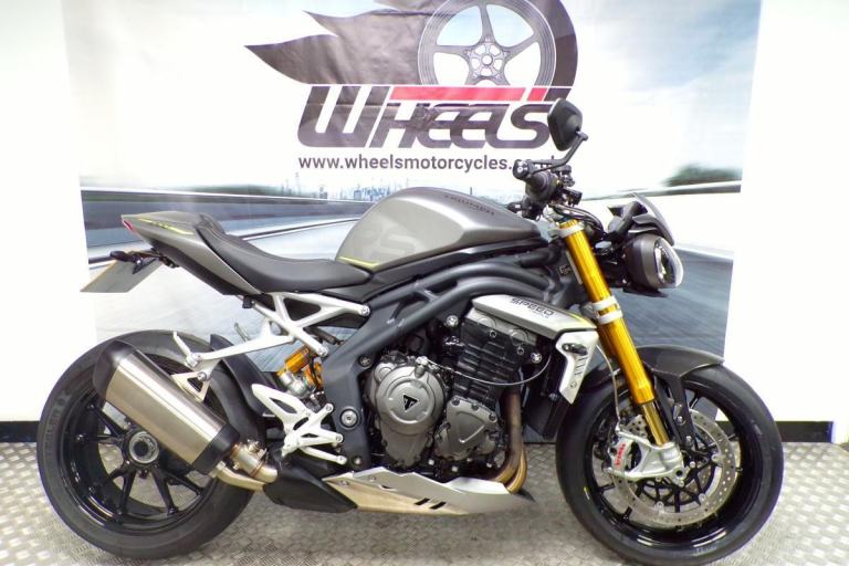 2021 TRIUMPH SPEED TRIPLE RS WITH ONLY 5003