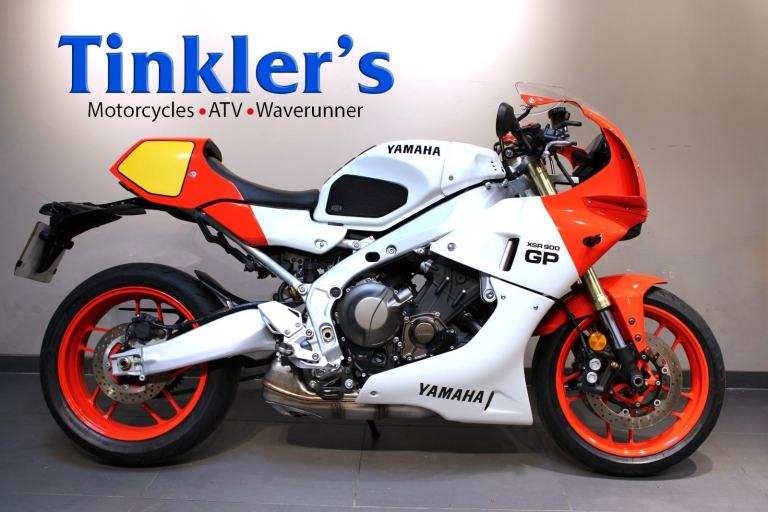 2025 74 Yamaha XSR900 GP Legend Red
