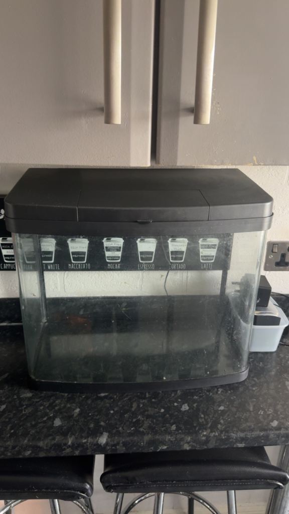 Fish tank 