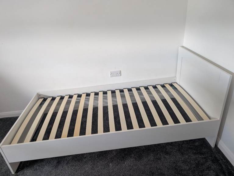 Single White Bed Frame with Slats – Hardly Used, Like New