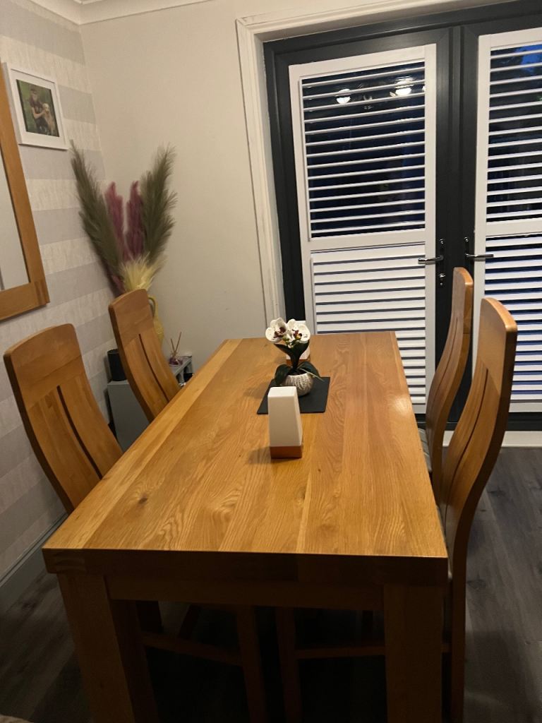Solid Oak Dining Table with 6 Matching Chairs
