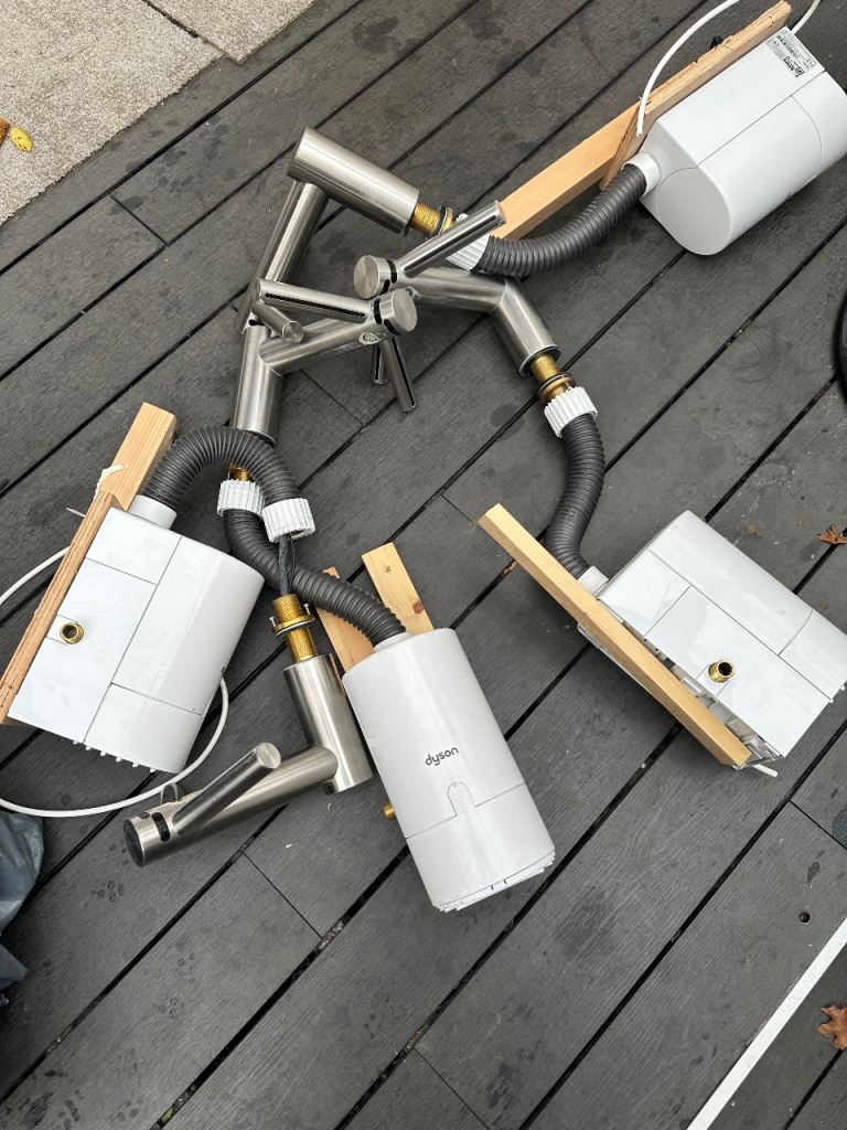 Dyson Airblade Handryer Tap WD04