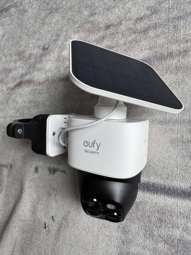eufy SoloCam S340 Solar Security - 3K Video & Free Pipe Bracket - £80 ONLY