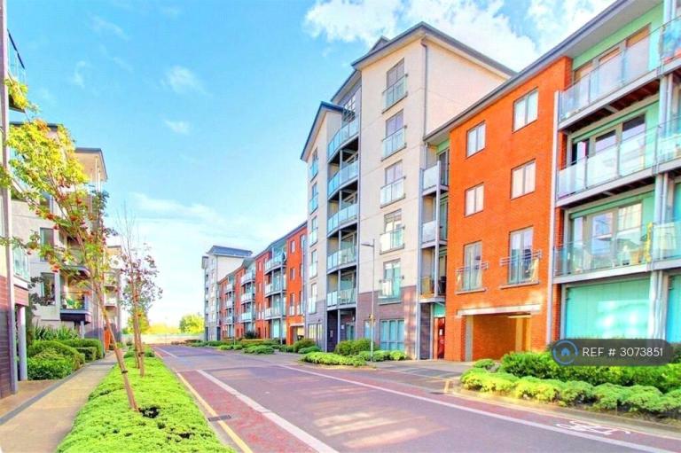 1 bedroom flat in Worsdell Drive, Gateshead, NE8 (1 bed) (#3073851)