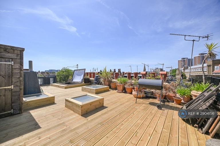 2 bedroom flat in Sinclair Gardens, London, W14 (2 bed) (#2904156)