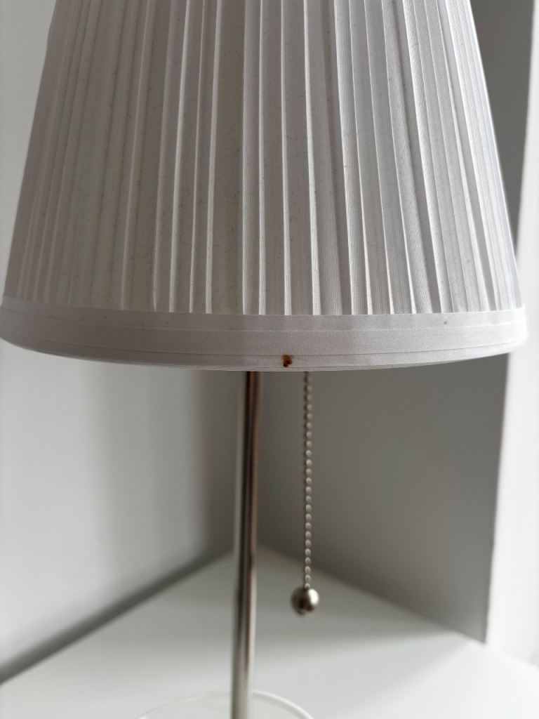 Table lamp