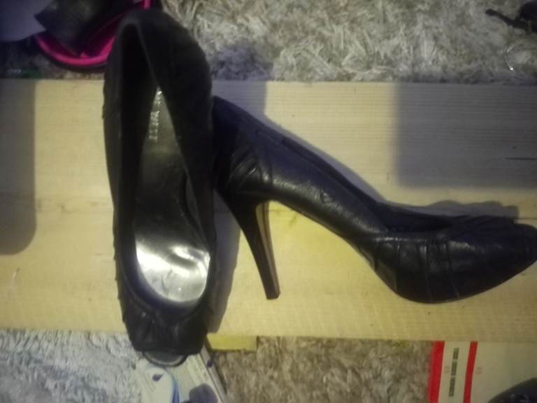 Strappy heals shoes size 6 a couple 6.5