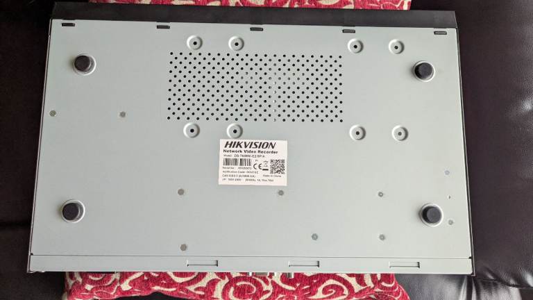 Hikvision DS-7608NI-E2/8P/A with no hard-drive or cable