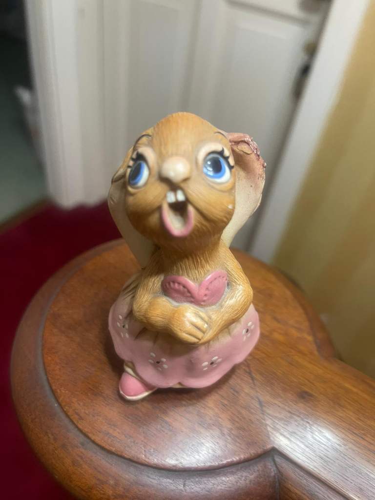 Pendelfin vintage singing rabbit
