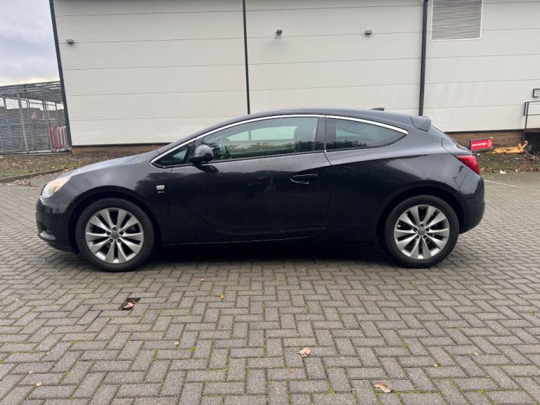 Vauxhall, GTC, Hatchback, 2016, Manual, 1364 (cc), 3 doors