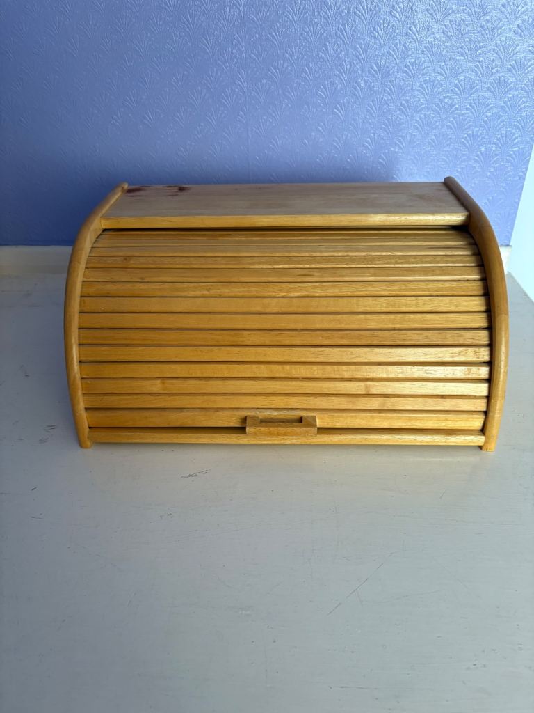 Free wooden bread box