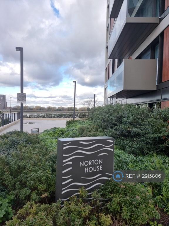 2 bedroom flat in Norton House, London, SE18 (2 bed) (#2915806)