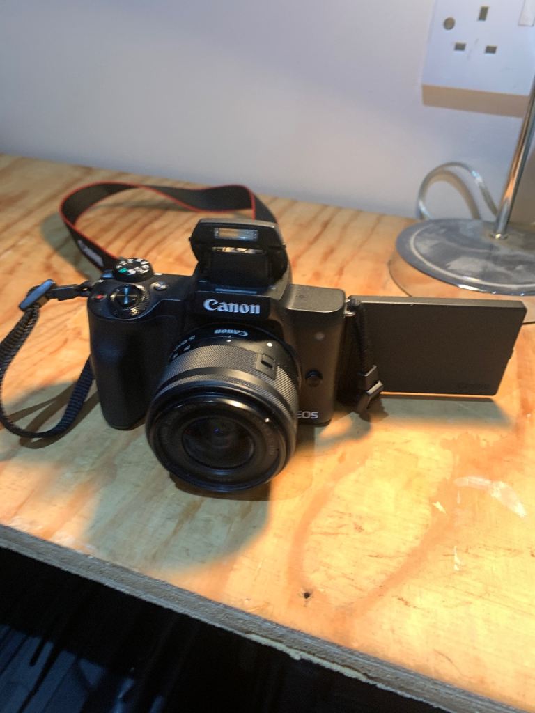 Canon EOS M50 Camera + Lens Kit | Excellent Condition | Charger Included
