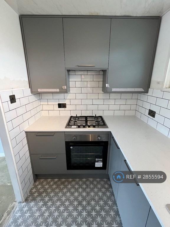 1 bedroom flat in Glanville Road, London, SW2 (1 bed) (#2855594)