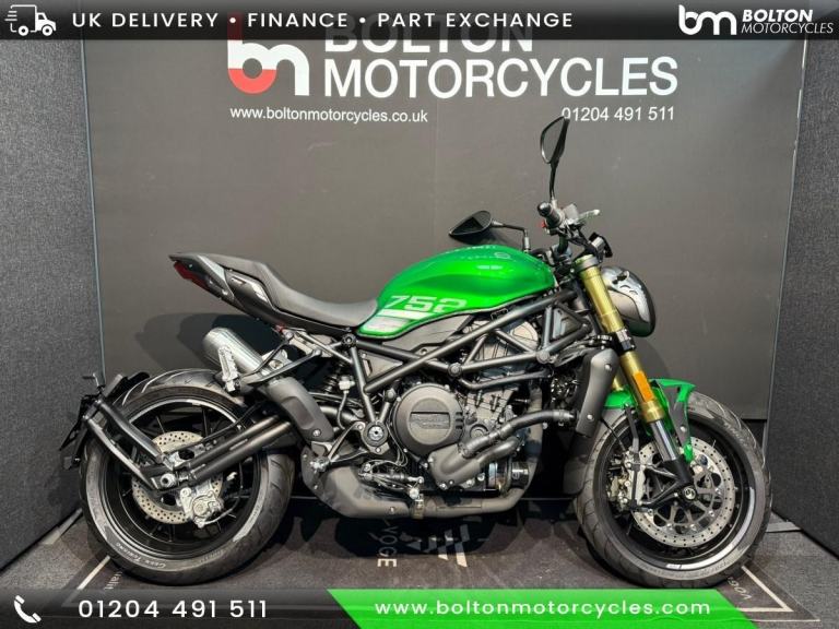 Benelli 752S super naked