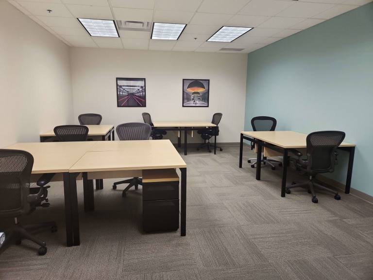 Fareham - PO15 7AZ \ Large Office with a Layout Designed for Your Business