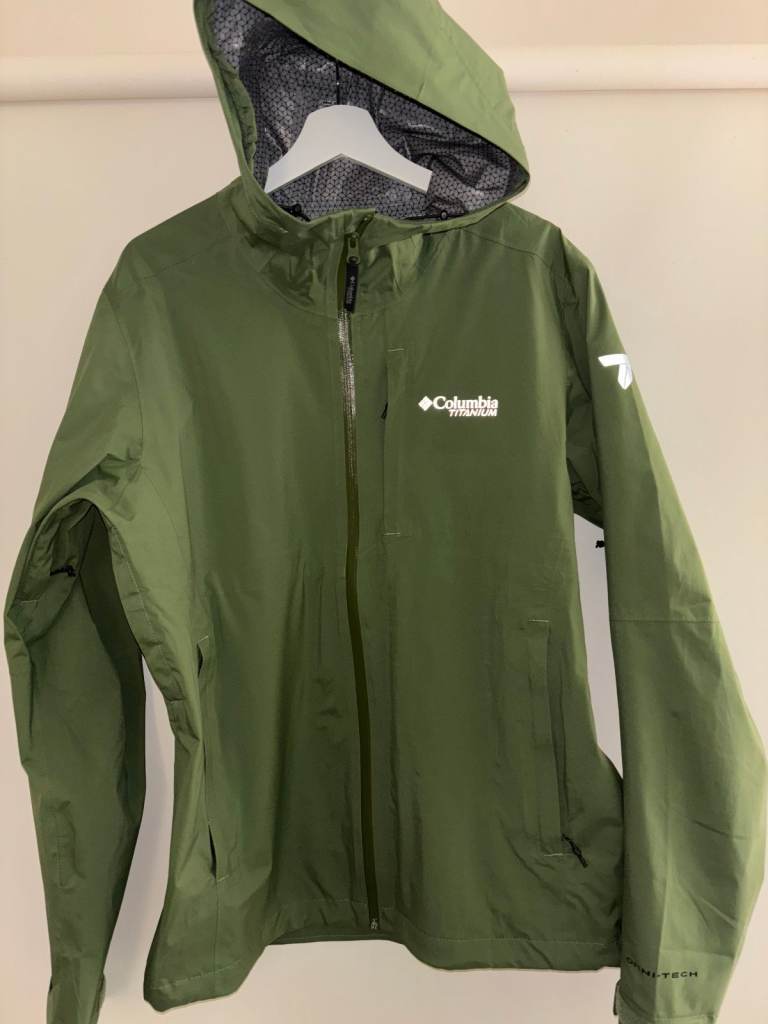 Columbia Ampli-Dry Waterproof Jacket. Med. Excellent Condition. Worn Once Cost £170, accept £53 ono