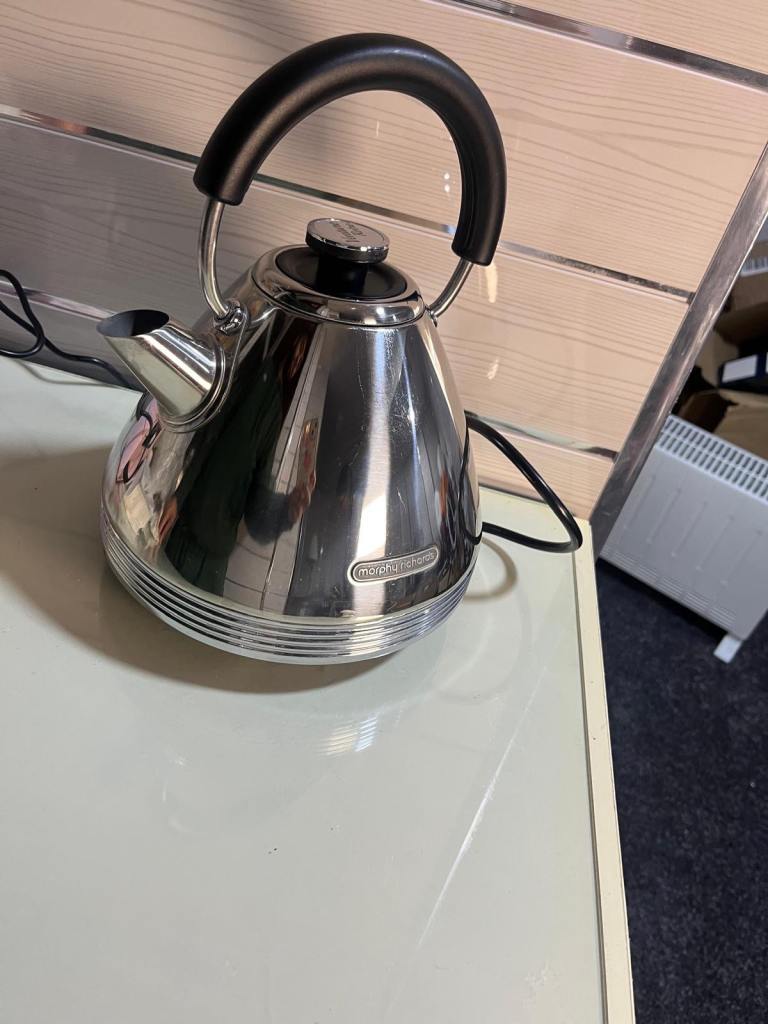 Morphy richards venture retro kettle silver