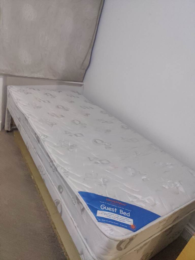 Single bed and mattress 